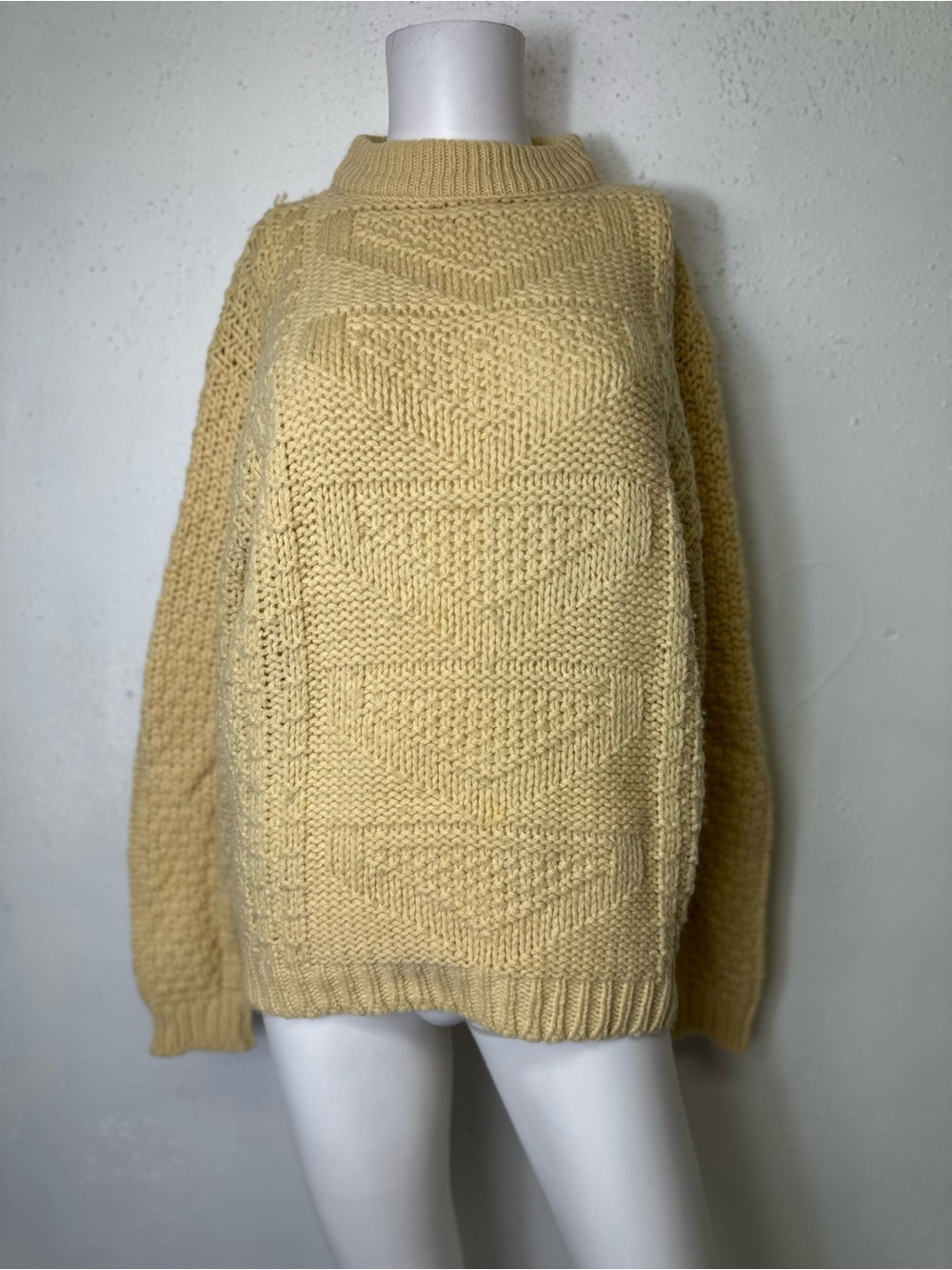 VINTAGE GARY REED YELLOW WOOL BLEND SWEATER SIZE MED/ LARGE